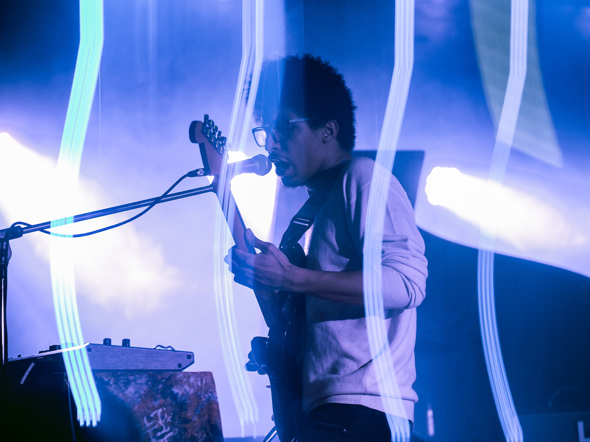 Kermit Machin mergulha em sintetizadores sombrios no single ‘Sätan Träp’