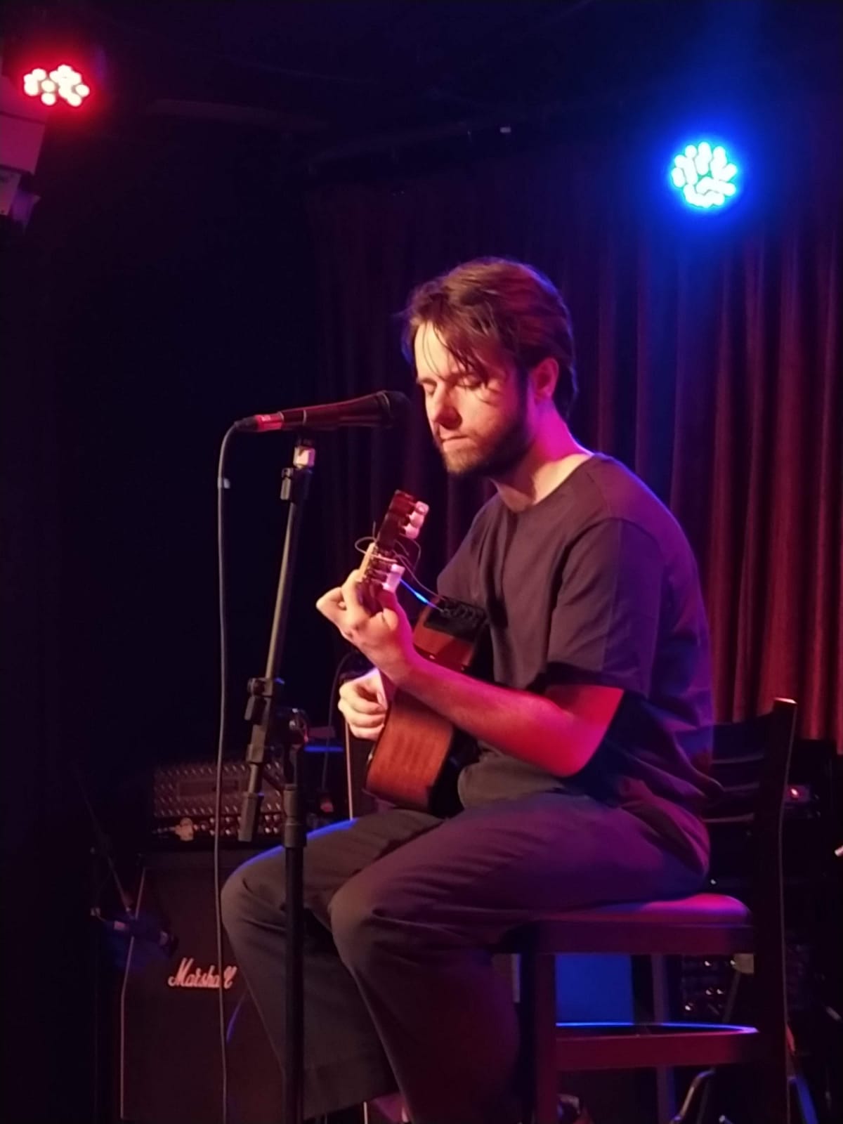 Fábio de Carvalho e Wagner Almeida: da introspecção ao visceral e as lágrimas