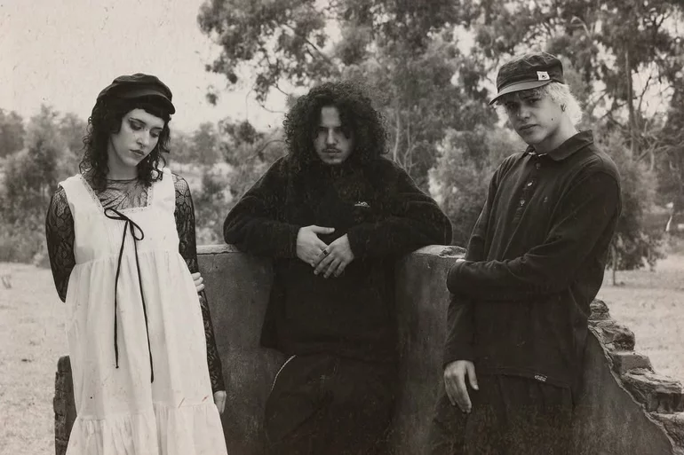 jonabug estreia com três tigres tristes, o primeiro disco da carreira