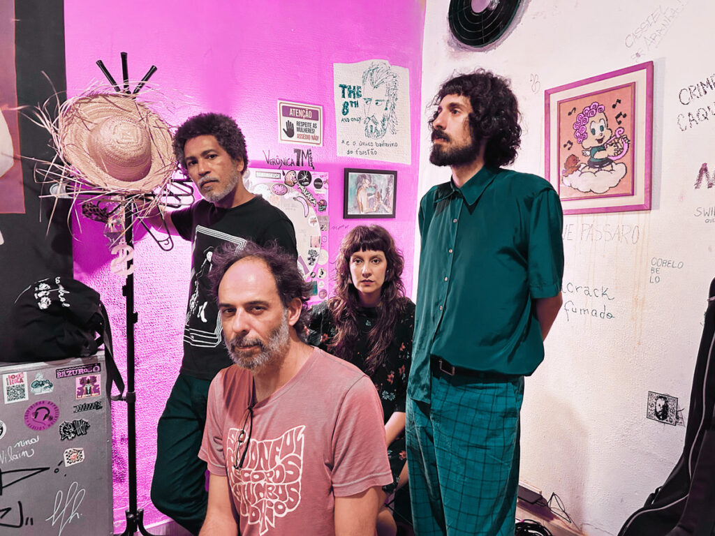 Echo Upstairs transforma ruídos em poesia em seu disco de estreia