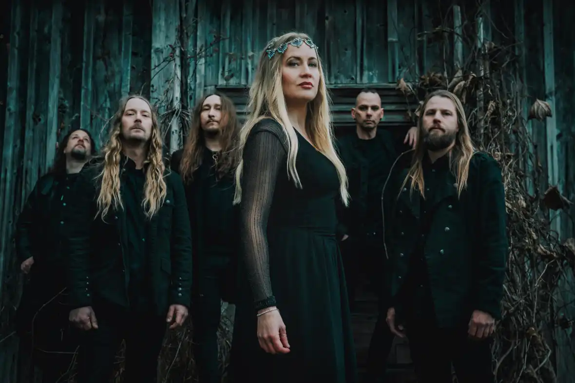 Draconian & Emma Ruth Rundle juntos no Brasil em 2026